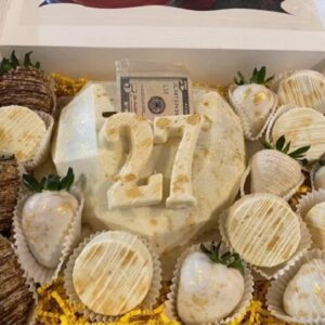 Breaking Heart With Strawberries & Oreo